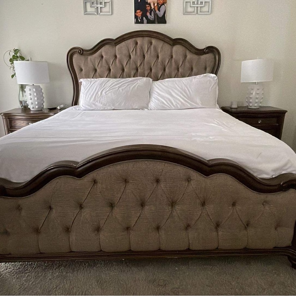 Used 5 pieces not including the mattress